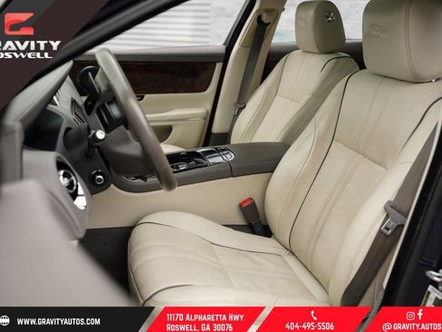 Used 2017 Jaguar XJ R-Sport image 23