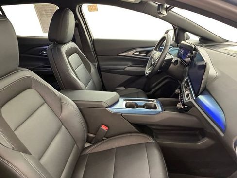 Certified 2025 Chevrolet Equinox EV LT w/ Convenience Package FWD image 14