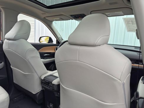 Used 2024 Toyota Grand Highlander Platinum image 39