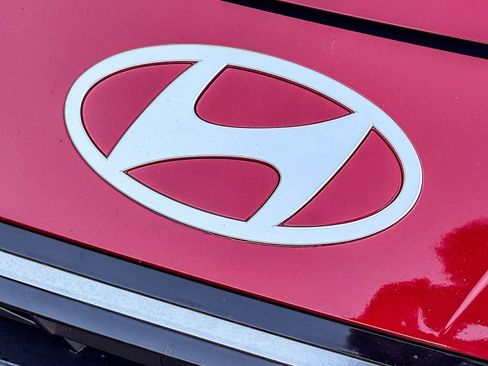 Used 2024 Hyundai Elantra Limited image 10