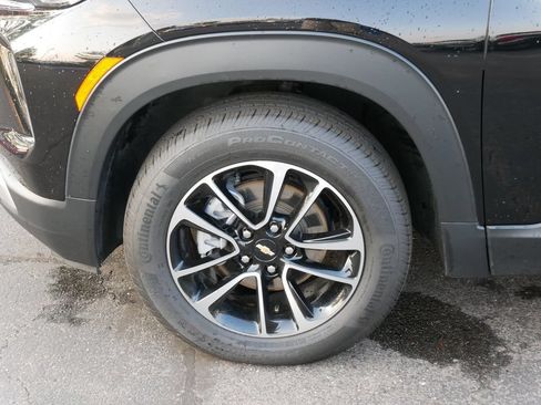 Used 2025 Chevrolet TrailBlazer LT AWD/4WD image 8