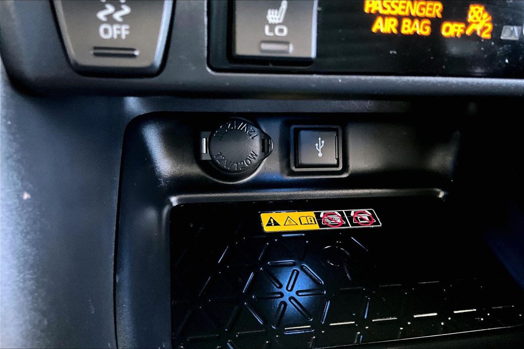 Used 2022 Toyota RAV4 XSE w/ Weather Package AWD/4WD image 16