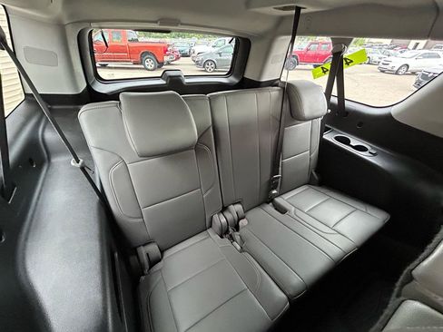 Used 2018 Chevrolet Suburban LT AWD/4WD image 13