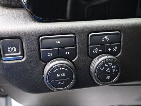Used 2024 Chevrolet Silverado 2500 LT AWD/4WD image 37