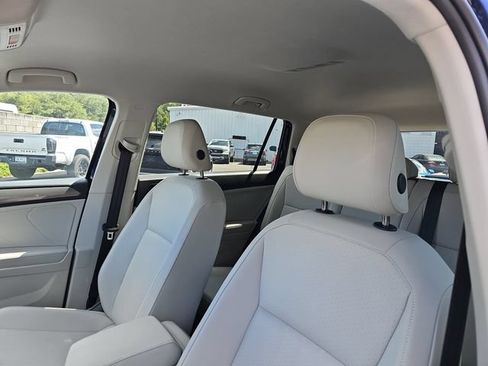 Used 2023 Volkswagen Tiguan SE FWD image 15