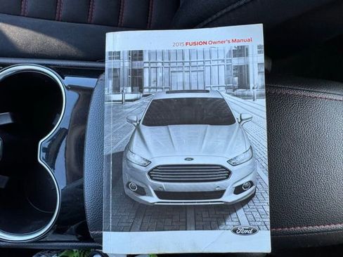Used 2015 Ford Fusion SE image 25