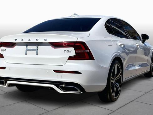 Used 2019 Volvo S60 T5 R-Design image 13