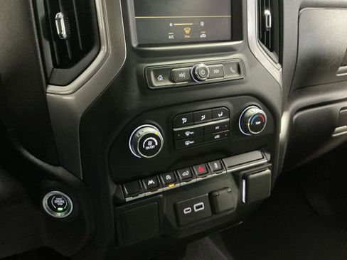 Used 2022 Chevrolet Silverado 1500 Custom AWD/4WD image 22