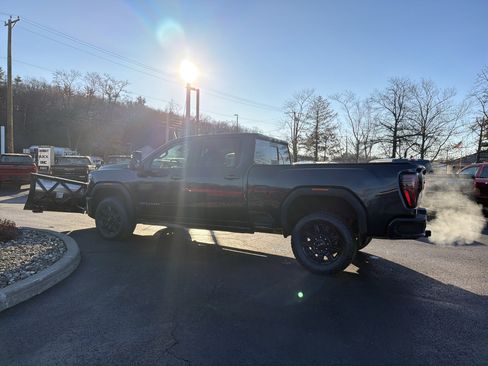 Used 2024 GMC Sierra 2500 AT4 w/ AT4 Premium Plus Package image 7