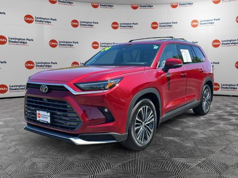 Used 2024 Toyota Grand Highlander AWD Hybrid image 3