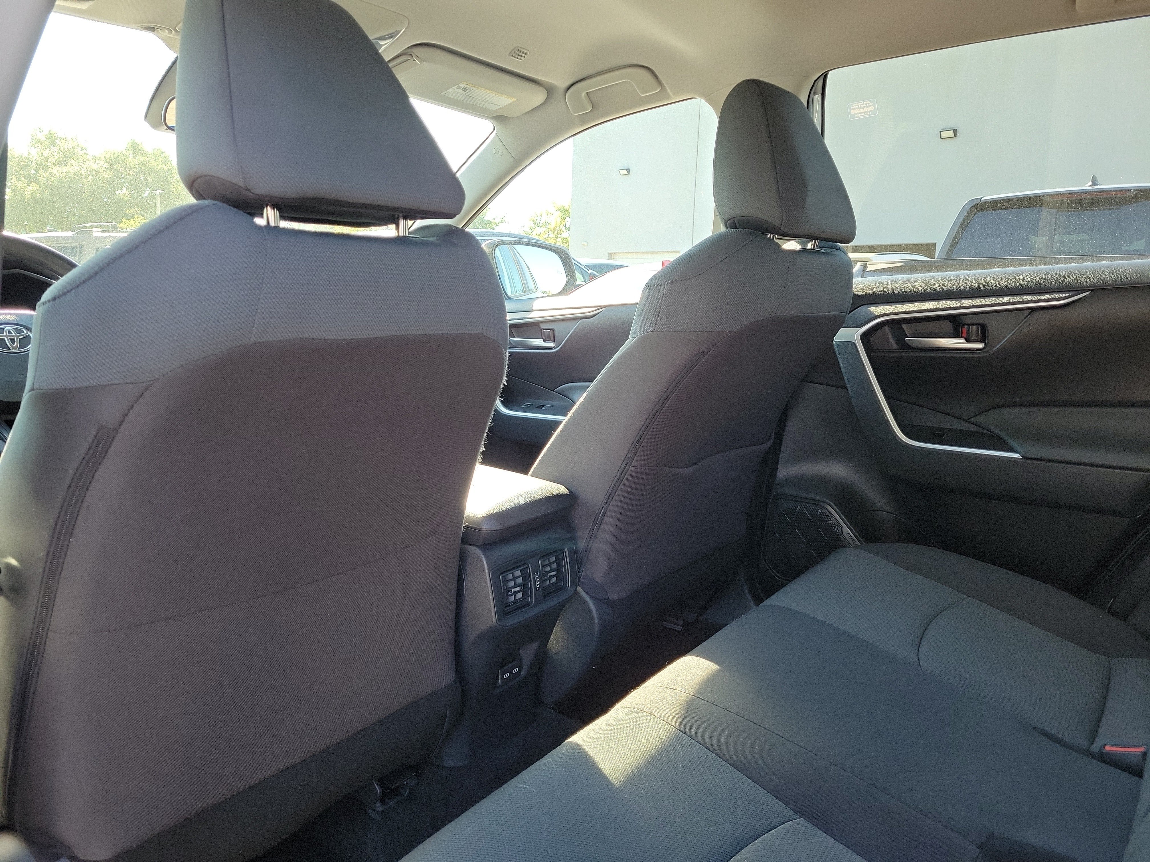 Used 2025 Toyota RAV4 XLE FWD image 20