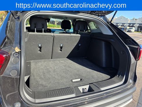 Used 2025 Chevrolet Trax LT w/ LT Convenience Package image 31