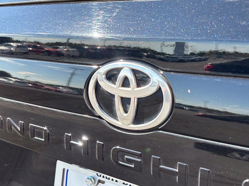 Used 2024 Toyota Grand Highlander AWD image 36
