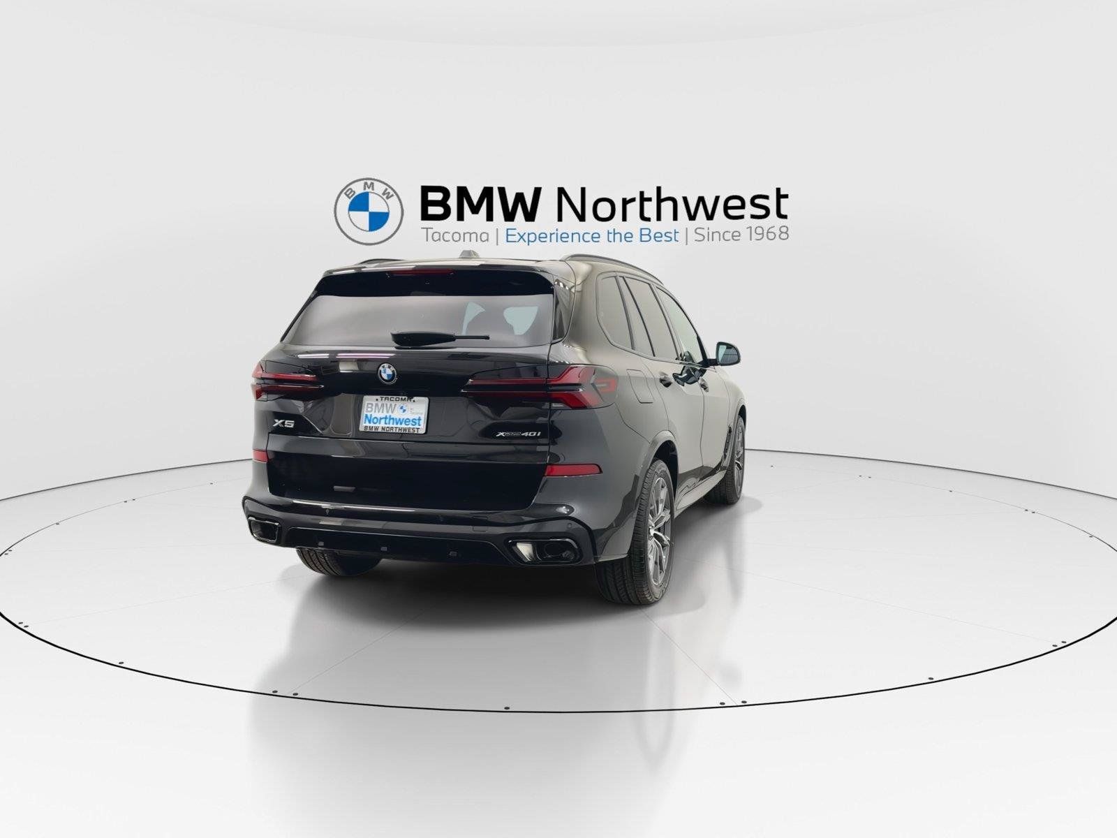 New 2026 BMW X5 xDrive40i w/ M Sport Package AWD/4WD image 2