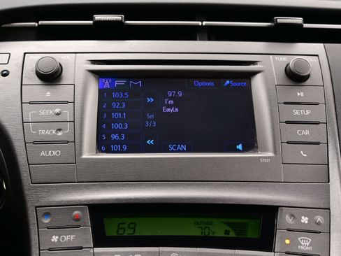 Used 2015 Toyota Prius Two FWD image 18