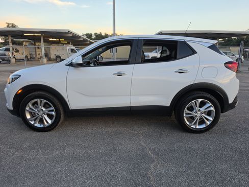 Used 2020 Buick Encore GX Preferred w/ Cold Weather Comfort Package FWD image 4