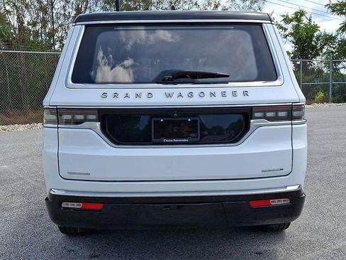Used 2023 Jeep Grand Wagoneer Series III AWD/4WD image 8