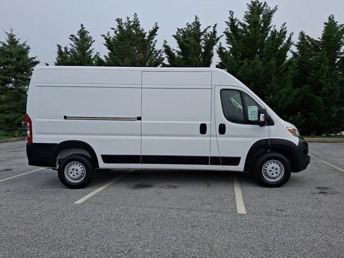 Used 2025 RAM ProMaster 2500 w/ Convenience Group FWD image 7