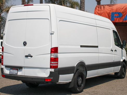 Used 2016 Mercedes-Benz Sprinter 2500 image 10