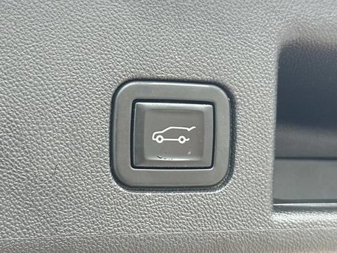 Used 2022 Chevrolet Equinox LT FWD image 10