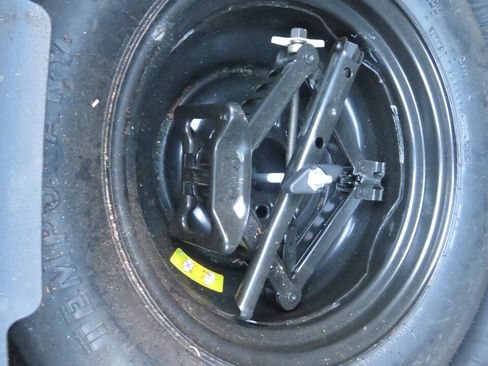 Used 2012 Jeep Compass Latitude image 32