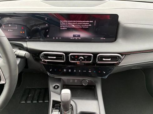 New 2026 Nissan Sentra SR FWD image 19