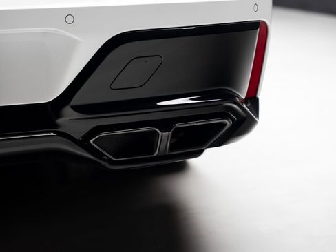 Used 2024 BMW 760i xDrive image 33