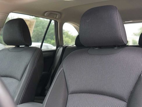 Used 2019 Subaru Outback 2.5i Premium w/ Popular Package #2 AWD/4WD image 10
