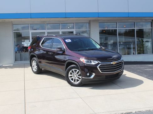 Used 2020 Chevrolet Traverse LT FWD image 4