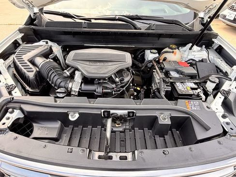 Used 2022 GMC Acadia AT4 w/ Technology Package AWD/4WD image 34