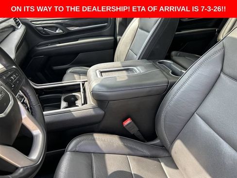 Used 2021 GMC Yukon Denali w/ Denali Premium Package AWD/4WD image 14
