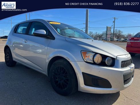 Used 2013 Chevrolet Sonic LS FWD image 5
