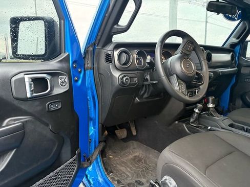 Used 2023 Jeep Wrangler Willys image 8