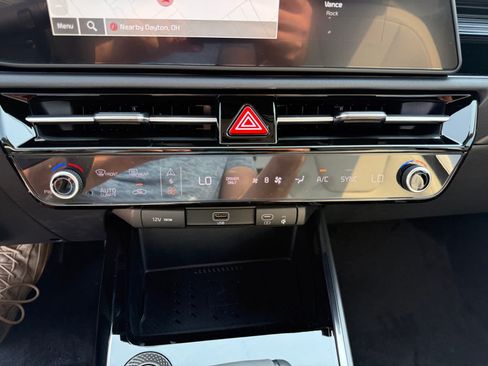 New 2026 Kia Niro EX FWD image 16