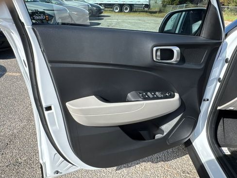 New 2026 Hyundai Venue SEL image 10