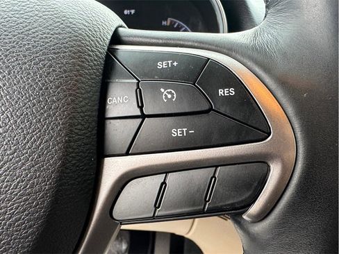 Used 2019 Jeep Grand Cherokee Limited w/ Trailer Tow Group IV image 15