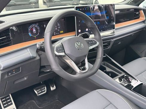 New 2026 Volkswagen Tiguan SEL R-Line AWD/4WD image 28