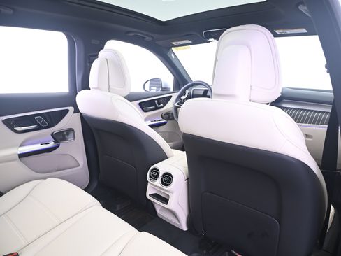 Used 2026 Mercedes-Benz GLC 300 4MATIC image 17