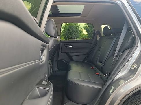 Used 2024 Nissan Rogue SV w/ SV Premium Package FWD image 24