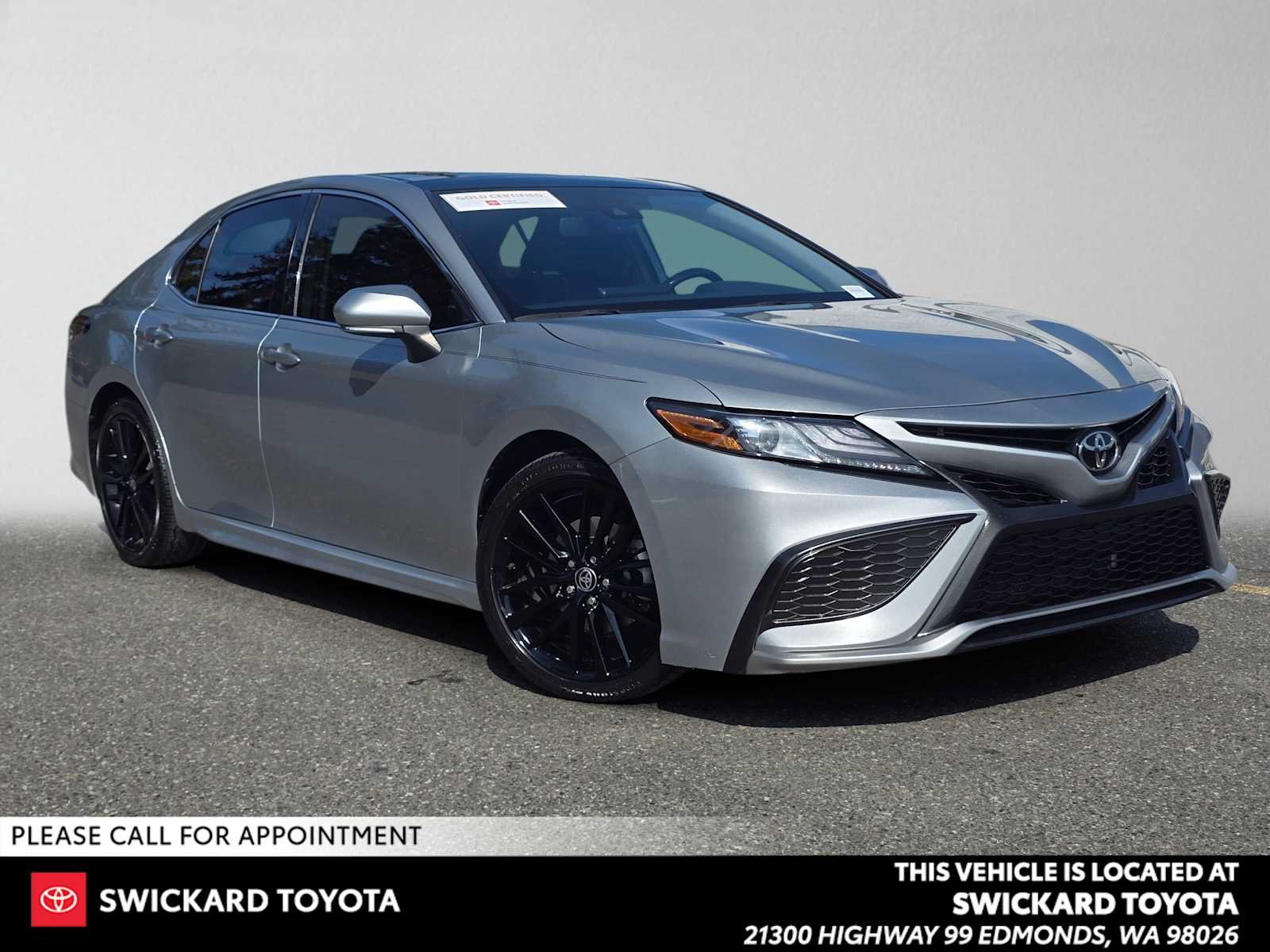 Used 2021 Toyota Camry XSE FWD image 1