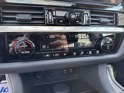 New 2026 Nissan Pathfinder SL image 19