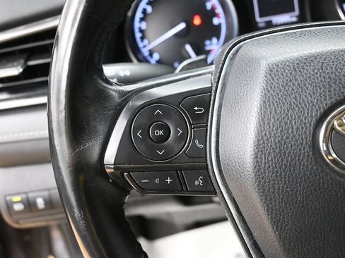 Used 2020 Toyota Camry SE FWD image 12