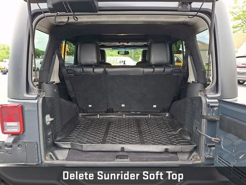 Used 2016 Jeep Wrangler Unlimited Rubicon AWD/4WD image 32