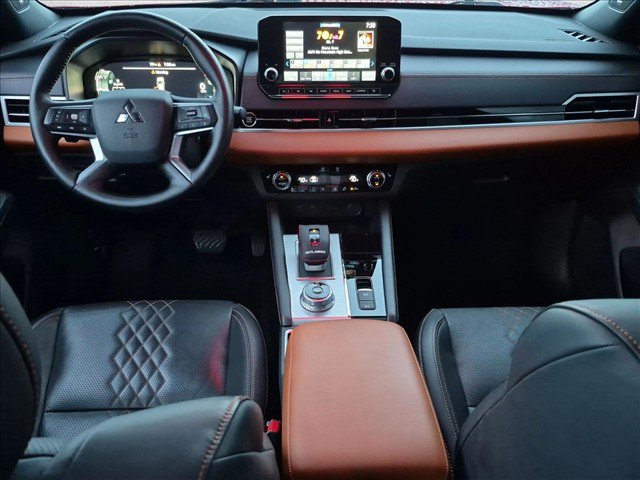 Used 2024 Mitsubishi Outlander SEL Black Edition FWD image 15