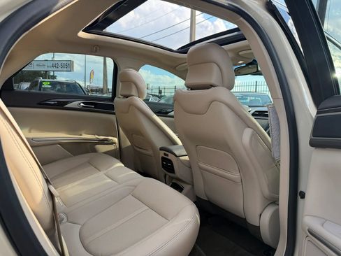 Used 2016 Lincoln MKZ w/ Equipment Group 300A Reserve FWD image 10