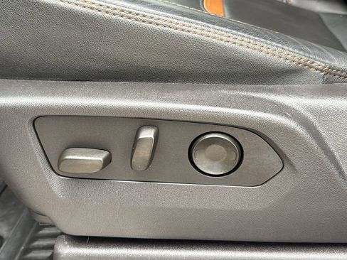 Used 2024 GMC Sierra 1500 AT4 w/ Technology Package AWD/4WD image 11