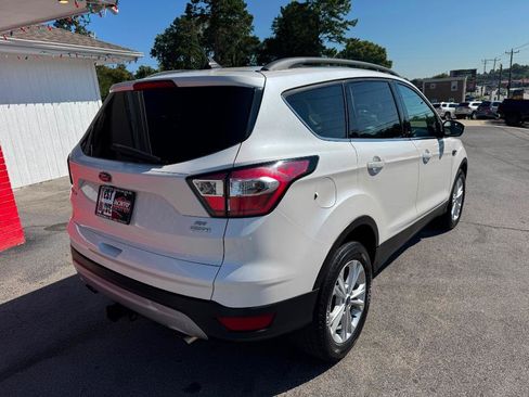 Used 2018 Ford Escape SE w/ SE Sync 3 Package FWD image 6