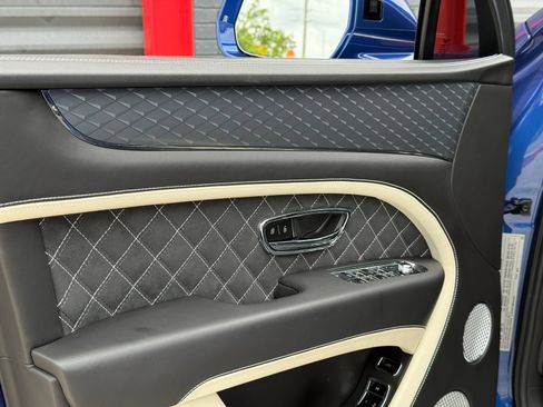 Used 2021 Bentley Bentayga Speed AWD/4WD image 24