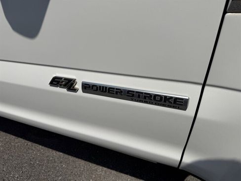 Used 2022 Ford F250 Platinum w/ FX4 Off-Road Package AWD/4WD image 14