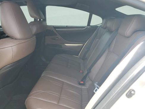 Used 2024 Lexus ES 300h Ultra Luxury w/ Accessory Package (Z2) FWD image 9